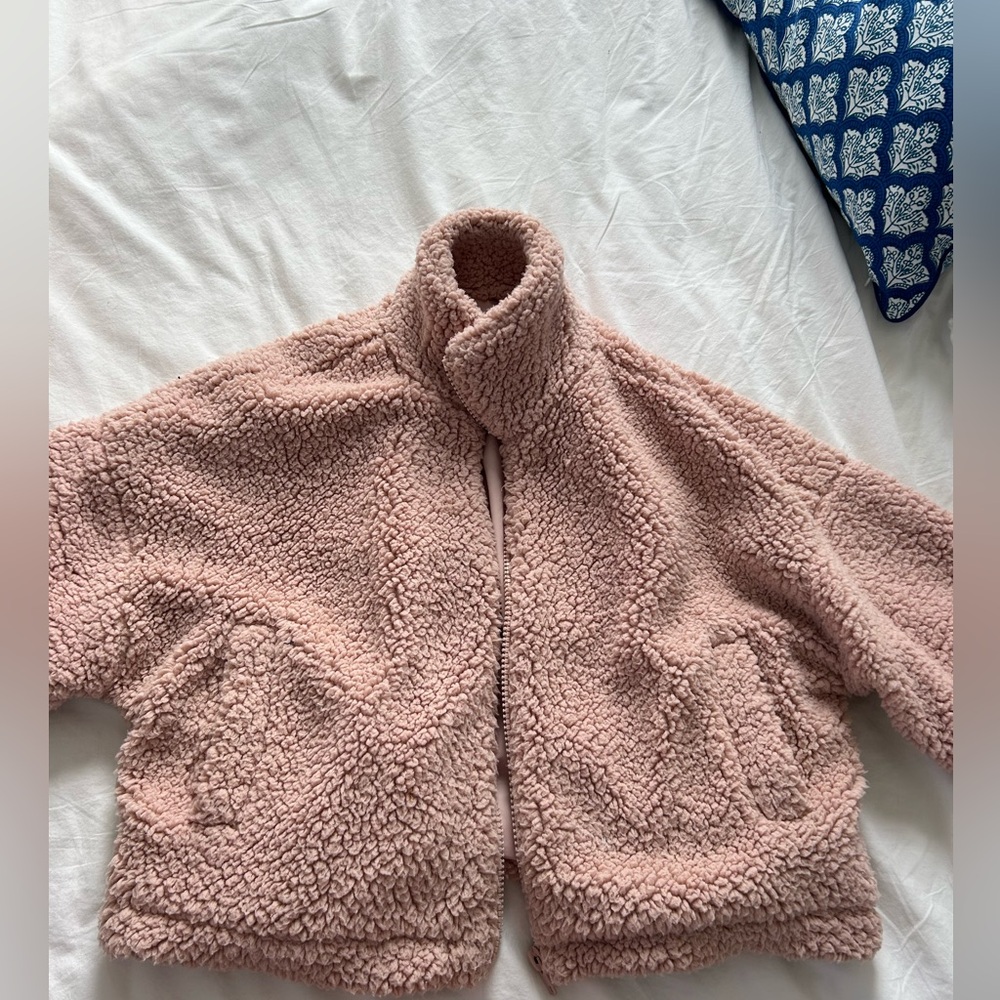 Urban Outfitters pink/mauve color Sherpa fleece zip up